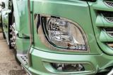 Ozdobne obrysy świateł przednich w DAF XF 106