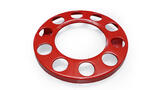 Osłona na felgę 22,5", malowana proszkowo na czerwono, otwarty środek, mocowana na śruby, 10 otworów, PCD 335mm