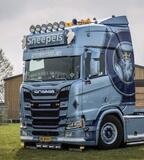 Wsporniki montażowe (para) do figurki Michelin do nenów kasetonówych Aero