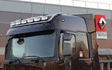 Rama dachowa Renault T High Cab 14-21, 21-; spływająca, sześć mocowań, wiązka
