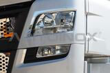 Ozdobne obrysy świateł przednich w MAN TGX Euro6