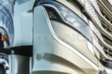 Listwy ozdobne ze stali nierdzewnej pod reflektory Iveco S-WAY