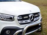 Zestaw dwóch lamp LED Lazer ST4 Evo w grill z zestawem montażowym MB X-Class (V6) 2017-