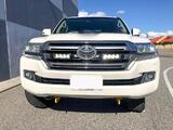 Zestaw dwóch lamp LED Lazer Triple-R 750 Std w grill z zestawem montażowym TOYOTA LC200 2015-2022