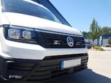 Zestaw dwóch lamp LED Lazer Triple-R 750 Std w grill z zestawem montażowym VW Crafter 2017-