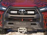 Zestaw dwóch lamp LED Lazer Triple-R 750 Elite w grill z zestawem montażowym TOYOTA Hilux Invincible-X 2021+