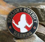 Przypinka Redligt District (metalowa)