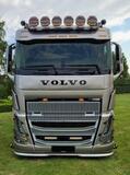 Osłona przeciwsłoneczna TruckKing VOLVO FH4/FH5, z zestawem montażowym, wycięcia na 7 obrysów, głębokość 29 cm
