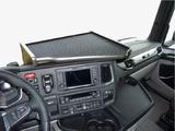 Półka z matą antypoślizgową do Scania R/S (2016-)