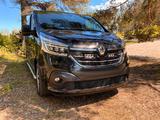 Zestaw dwóch lamp LED Lazer Triple-R 750 Std w grill z zestawem montażowym RENAULT Trafic 2019-2023