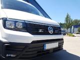 Zestaw dwóch lamp LED Lazer Triple-R 750 Std w grill z zestawem montażowym VW Crafter 2017-