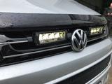 Zestaw dwóch lamp LED Lazer Triple-R 750 Elite w grill z zestawem montażowym VW T5.1 2010-2016