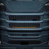 Siberia Led Bar 32" STRANDS montowany w grill Scania NG, światło pozycyjne białe/pomarańczowe