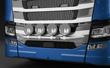 Rama X Bar anodowana w dolny grill Scania S / R (2016-)