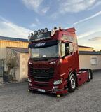 Osłona przeciwsłoneczna do Scanii S NextGen, wykonana z aluminium 4 mm, na 2 lampy starego typu, głębokość 40 cm