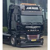 Osłona przeciwsłoneczna MAN TGX 2021- aluminium z wycięciem na 5 lamp obrysowych nowego typu Fox Parts