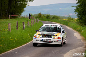 Vek Rallyteam z oświetleniem SKYLED FORNAX w drodze po sukces!