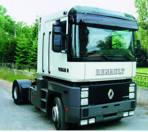 Osłona przeciwsłoneczna RENAULT Magnum AE -2008 bez lusterka, nr kat. 145073A222 - zdjęcie 1