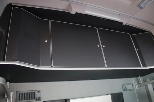Szafka czterodrzwiowa na tył kabiny Renault T (HSLP)  (Carbon / Aluminium design) - zdjęcie 1