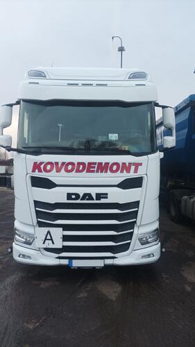 Osłona przeciwsłoneczna TruckKing DAF XG+, z zestawem montażowym, głębokość 37 cm z wycięciami na 5 obrysów - zdjęcie 1