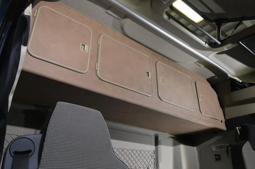 Szafka czterodrzwiowa na tył kabiny do MAN TGX XLX  (cappuccino, beżowa krawędź), nr kat. 265400ES42U09 - zdjęcie 1