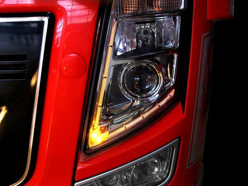 Zestaw pomarańczowych modułów świateł pozycyjnych LED do Volvo FH/FM (2009-2012) - zdjęcie 1