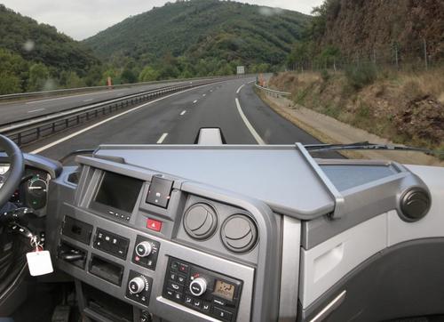 Półka na środkową konsolę Renault T/C (2013-) - zdjęcie 1