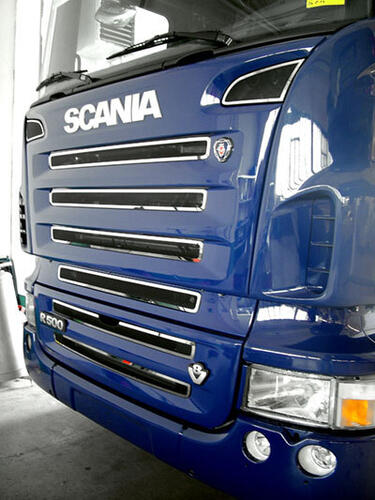 Listwy ozdobne ze stali nierdzewnej obrysy wlotów powietrza; Scania R-ser. - zdjęcie 1