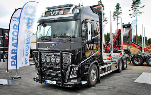 Highway osłona czołowa do Volvo FH4  FH5 (2013- ) kpl. czarny + zest. 80161 - zdjęcie 1