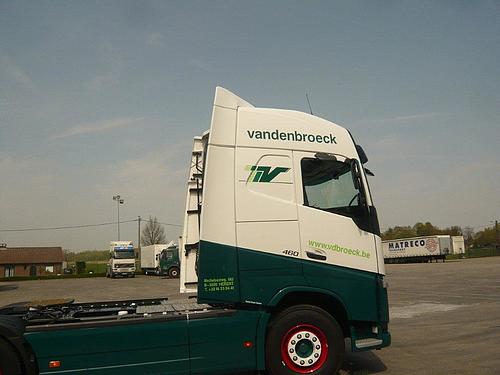 Narożniki spoilera VOLVO FH4/FH5, kabina Globetrotter - zdjęcie 1