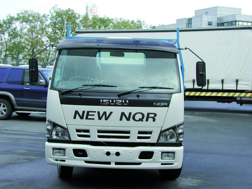 Osłona przeciwsłoneczna ISUZU NQR/NPR -2007, kabina szeroka, z zestawem montażowym - zdjęcie 1