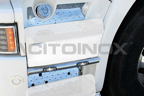Ozdobne stopnie ze stali do Scania R i Streamline - zdjęcie 1