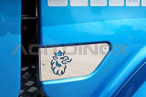 Listwy ozdobne z gryfem do Scania R i Streamline na bok kabiny - zdjęcie 1