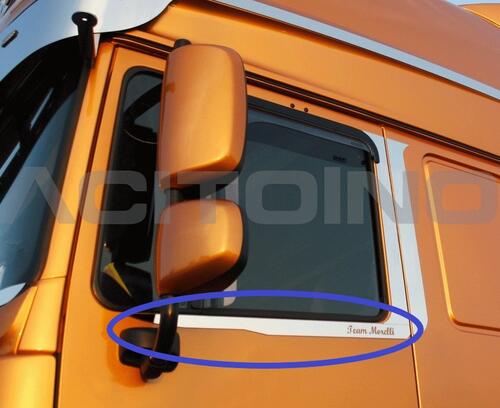 Listwy ozdobne na drzwi DAF XF 105 pod oknem - zdjęcie 1