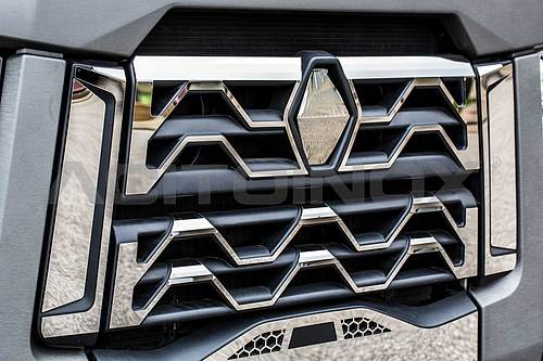 Listwy ozdobne na grill Renault T - zdjęcie 1