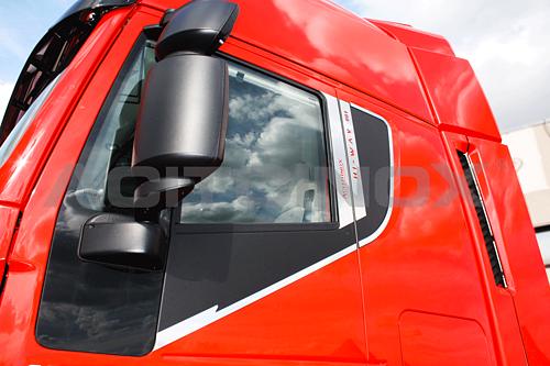 Listwy ozdobne na drzwi Iveco Hi-Way - zdjęcie 1