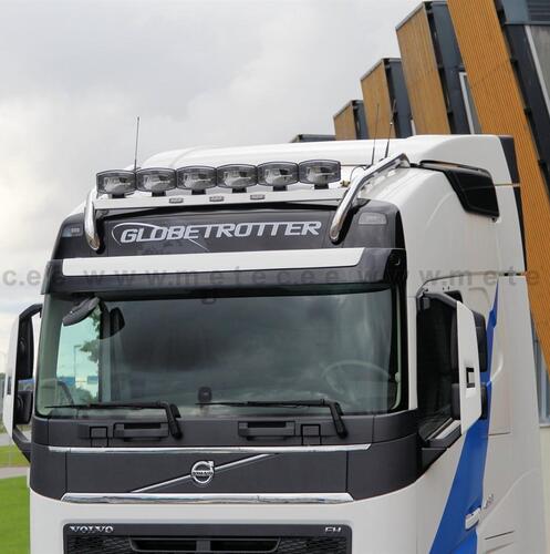 Środek ramy dachowej Volvo Globe & Globe XL LED - zdjęcie 1