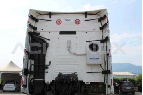 Listwy ozdobne tylnych spojlerów Renault T HIGH CAB - zdjęcie 1