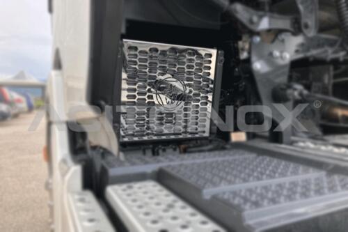 Nakładka wlotu powietrza ze stali nierdzewnej Scania S NG - zdjęcie 1