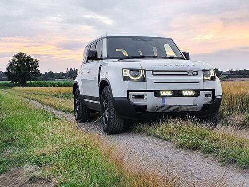 Zestaw dwóch lamp LED Lazer Triple-R Elite w grill z zestawem montażowym LAND ROVER Defender 2022- - zdjęcie 1