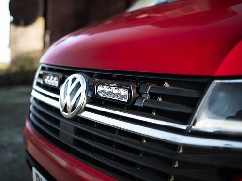 Zestaw dwóch lamp LED Lazer Triple-R 750 Elite w grill z zestawem montażowym VW T6.1 (Startline/Highline) 2019- - zdjęcie 1