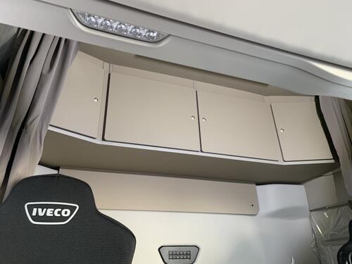 Szafka czterodrzwiowa na tył kabiny do Iveco S-Way Active Space (wysoka)  (kolor beige brown) - zdjęcie 1