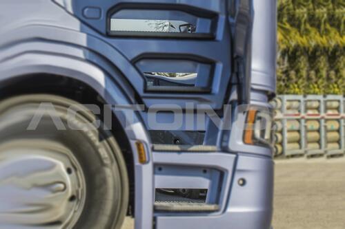 Ozdobne osłony stopni kabiny ze stali nierdzewnej Scania Next Gen S - zdjęcie 1