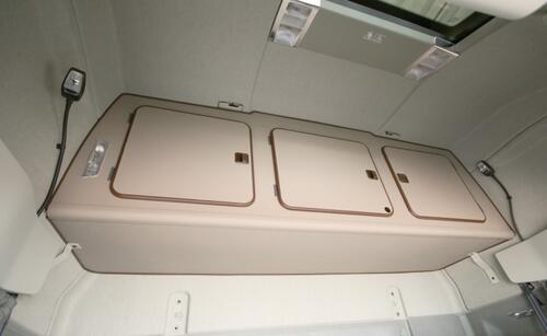 Szafka trzydrzwiowa na tył kabiny VOLVO FH4 Globetrotter XL (beige brown) - zdjęcie 1