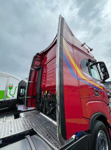 Ramy tylne boczne AERO Iveco S-Way 19- - zdjęcie 1