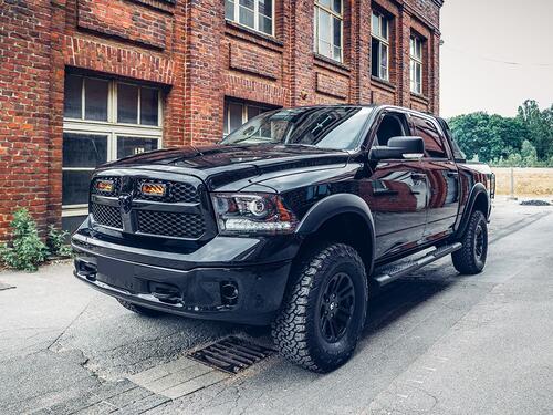 Zestaw dwóch lamp LED Lazer Triple-R 750 Elite w grill z zestawem montażowym RAM 1500 DS Series Classic 2013-2019 - zdjęcie 1