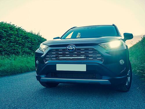 Lampa LED Lazer Linear-18 Elite w grill z zestawem montażowym TOYOTA Rav4 Hybrid 2019- - zdjęcie 1