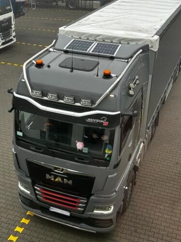 System Fotowoltaiczny MAN TGX GX/XXL 2x60 Wp z regulatorem MPPT bluetooth - zdjęcie 1