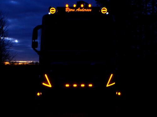 Zestaw modułów LED białe zimne/pomarańczowe + światło stroboskopowe do Volvo FH5/FM5 2021 - - zdjęcie 1