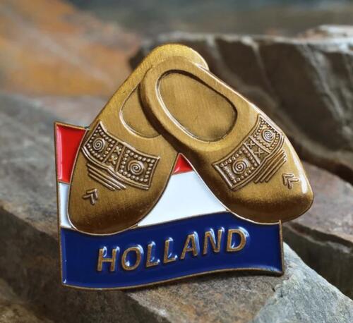 Przypinka Holand Style chodaki (metalowa) - zdjęcie 1